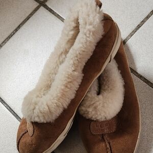 Ugg slippers super warm